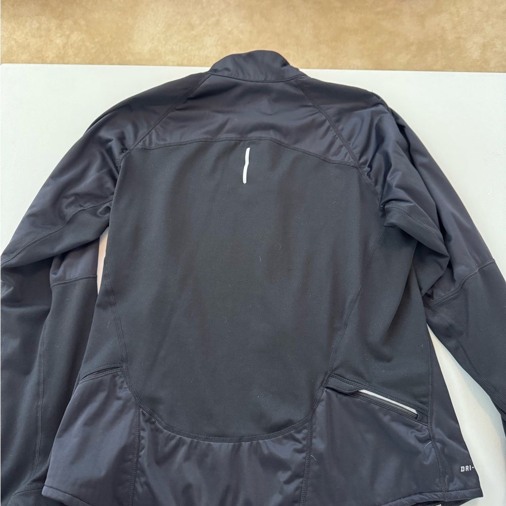 Nike Black Sports Jacket with Water-Resistant Fabric - Picture 2 of 3